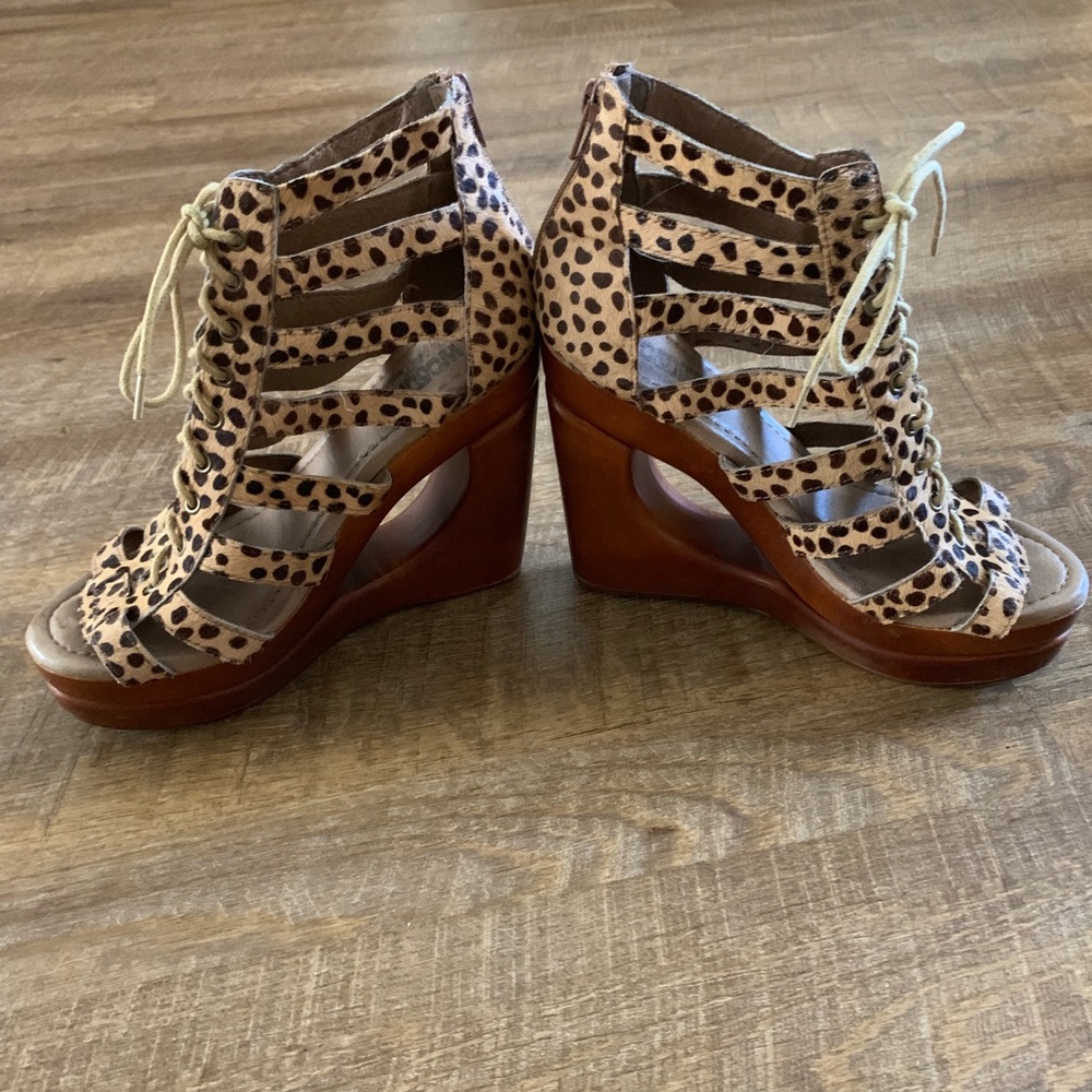 Woodies by Jeffrey Campbell